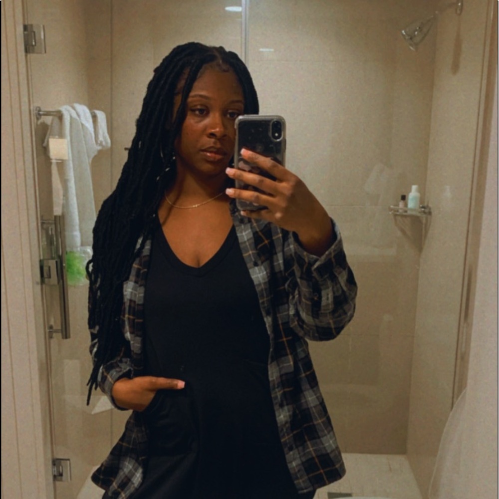 Meet your Posher, Lauren